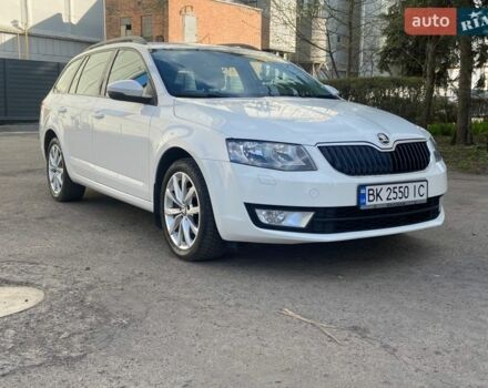Белый Шкода Октавия, объемом двигателя 1.6 л и пробегом 240 тыс. км за 10450 $, фото 1 на Automoto.ua