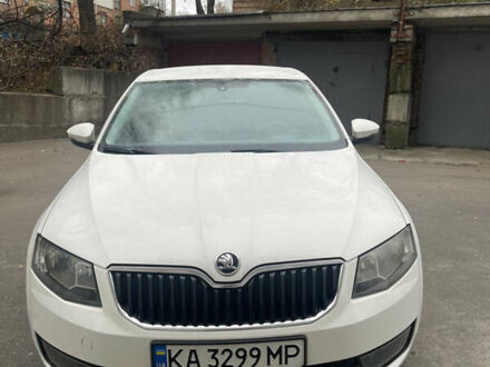 Белый Шкода Октавия, объемом двигателя 1.8 л и пробегом 168 тыс. км за 12800 $, фото 1 на Automoto.ua