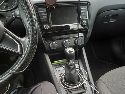 Шкода Октавия 2015 в Львове на Automoto.ua Белый Шкода Октавия, объемом двигателя 1.6 л и пробегом 240 тыс. км за 10500 $, фото 1 на Automoto.ua