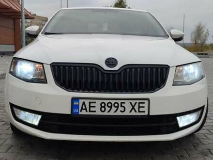 Белый Шкода Октавия, объемом двигателя 1.6 л и пробегом 300 тыс. км за 11200 $, фото 1 на Automoto.ua
