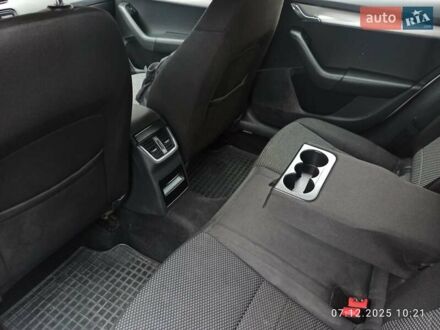 Белый Шкода Октавия, объемом двигателя 1.6 л и пробегом 211 тыс. км за 9800 $, фото 1 на Automoto.ua