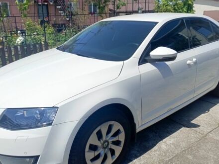 Шкода Октавия 2015 в Кропивницком (Кировограде) на Automoto.ua Белый Шкода Октавия, объемом двигателя 1.6 л и пробегом 250 тыс. км за 10500 $, фото 1 на Automoto.ua
