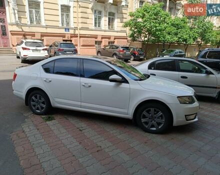 Білий Шкода Октавія, об'ємом двигуна 1.6 л та пробігом 216 тис. км за 11000 $, фото 1 на Automoto.ua