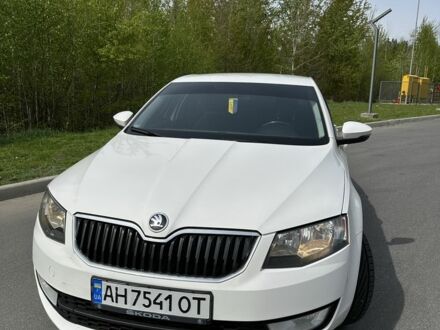 Шкода Октавія 2015 у Києві на Automoto.ua Білий Шкода Октавія, об'ємом двигуна 1.4 л та пробігом 289 тис. км за 9000 $, фото 1 на Automoto.ua