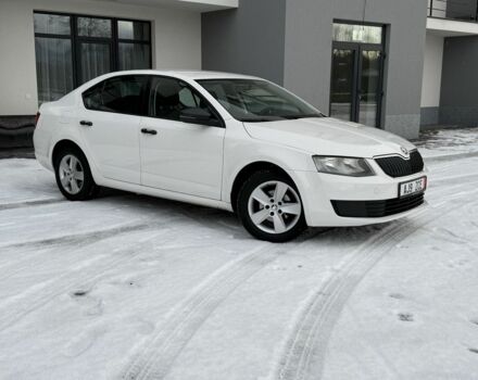 Белый Шкода Октавия, объемом двигателя 1.6 л и пробегом 157 тыс. км за 10700 $, фото 1 на Automoto.ua