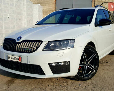 Белый Шкода Октавия, объемом двигателя 2 л и пробегом 213 тыс. км за 16300 $, фото 1 на Automoto.ua