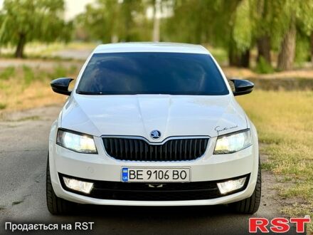 Белый Шкода Октавия, объемом двигателя 1.8 л и пробегом 220 тыс. км за 12999 $, фото 1 на Automoto.ua
