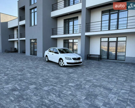 Белый Шкода Октавия, объемом двигателя 1.6 л и пробегом 157 тыс. км за 10800 $, фото 1 на Automoto.ua