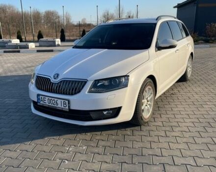Белый Шкода Октавия, объемом двигателя 2 л и пробегом 235 тыс. км за 15500 $, фото 1 на Automoto.ua