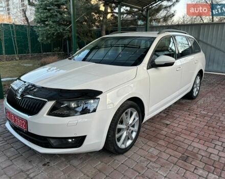 Белый Шкода Октавия, объемом двигателя 2 л и пробегом 229 тыс. км за 12999 $, фото 1 на Automoto.ua