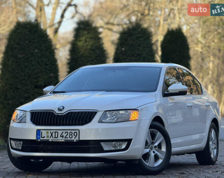 Белый Шкода Октавия, объемом двигателя 1.6 л и пробегом 207 тыс. км за 10499 $, фото 1 на Automoto.ua