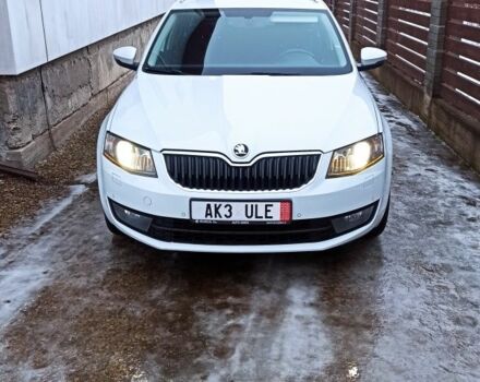 Белый Шкода Октавия, объемом двигателя 2 л и пробегом 328 тыс. км за 11200 $, фото 1 на Automoto.ua