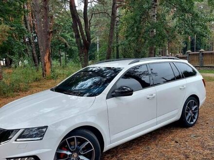 Шкода Октавия 2017 в Киеве на Automoto.ua Белый Шкода Октавия, объемом двигателя 1.98 л и пробегом 227 тыс. км за 18600 $, фото 1 на Automoto.ua