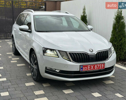 Шкода Октавія 2017 у Ужгороді на Automoto.ua Білий Шкода Октавія, об'ємом двигуна 1.97 л та пробігом 232 тис. км за 13980 $, фото 1 на Automoto.ua