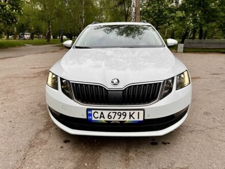 Шкода Октавия 2017 в Черкассах на Automoto.ua Белый Шкода Октавия, объемом двигателя 0 л и пробегом 245 тыс. км за 11500 $, фото 1 на Automoto.ua