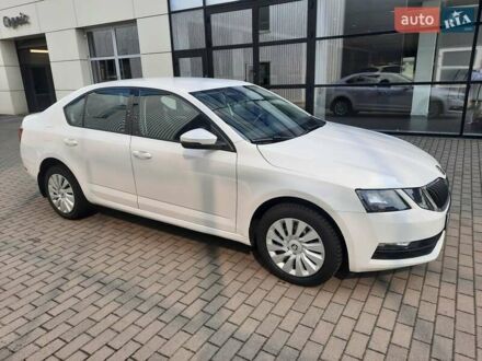 Шкода Октавія 2017 у Хмельницькому на Automoto.ua Білий Шкода Октавія, об'ємом двигуна 1.4 л та пробігом 111 тис. км за 13678 $, фото 1 на Automoto.ua