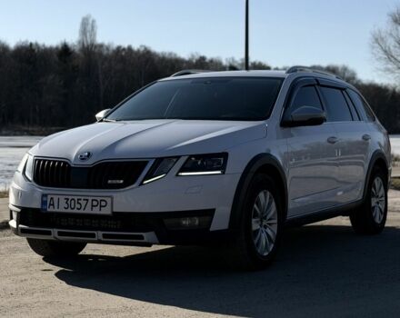 Белый Шкода Октавия, объемом двигателя 2 л и пробегом 255 тыс. км за 16500 $, фото 1 на Automoto.ua