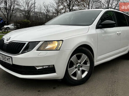 Білий Шкода Октавія, об'ємом двигуна 1.6 л та пробігом 198 тис. км за 12200 $, фото 1 на Automoto.ua