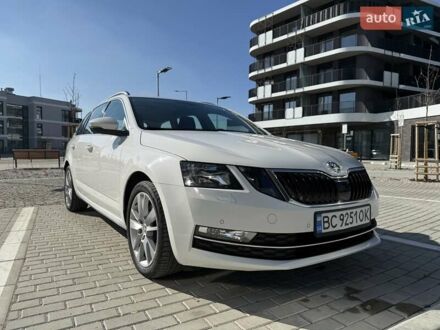 Шкода Октавія 2017 у Трускавце на Automoto.ua Білий Шкода Октавія, об'ємом двигуна 2 л та пробігом 220 тис. км за 15550 $, фото 1 на Automoto.ua