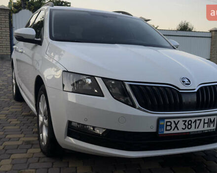 Білий Шкода Октавія, об'ємом двигуна 1.6 л та пробігом 235 тис. км за 13000 $, фото 1 на Automoto.ua