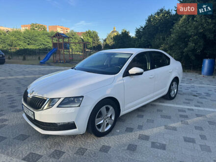 Білий Шкода Октавія, об'ємом двигуна 1.6 л та пробігом 197 тис. км за 12600 $, фото 1 на Automoto.ua