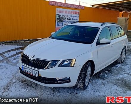 Белый Шкода Октавия, объемом двигателя 1.6 л и пробегом 245 тыс. км за 11900 $, фото 1 на Automoto.ua