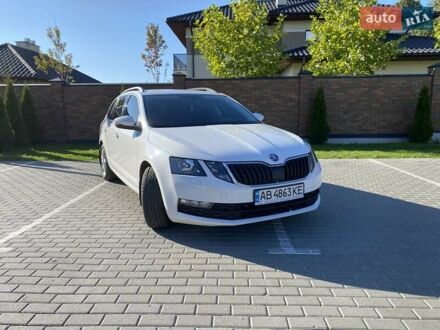Шкода Октавия 2017 в Виннице на Automoto.ua Белый Шкода Октавия, объемом двигателя 1.97 л и пробегом 221 тыс. км за 15300 $, фото 1 на Automoto.ua
