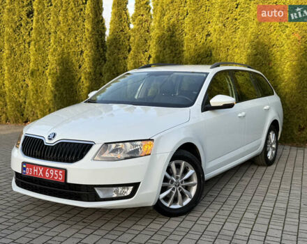 Белый Шкода Октавия, объемом двигателя 2 л и пробегом 183 тыс. км за 14300 $, фото 1 на Automoto.ua