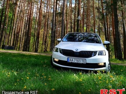 Белый Шкода Октавия, объемом двигателя 1.8 л и пробегом 124 тыс. км за 16800 $, фото 1 на Automoto.ua