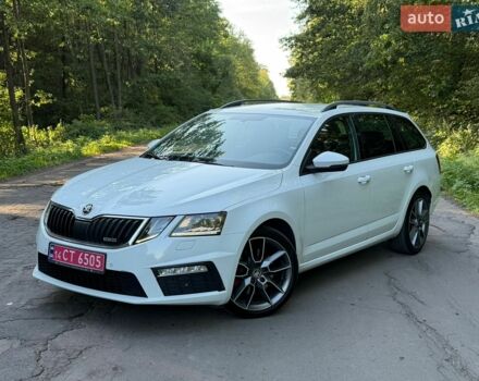 Белый Шкода Октавия, объемом двигателя 2 л и пробегом 229 тыс. км за 17800 $, фото 1 на Automoto.ua