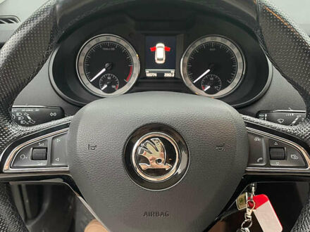 Белый Шкода Октавия, объемом двигателя 1.6 л и пробегом 200 тыс. км за 13700 $, фото 1 на Automoto.ua