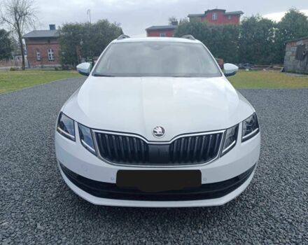 Белый Шкода Октавия, объемом двигателя 2 л и пробегом 179 тыс. км за 10200 $, фото 1 на Automoto.ua