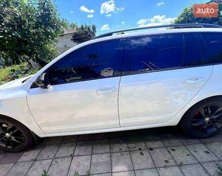 Белый Шкода Октавия, объемом двигателя 2 л и пробегом 163 тыс. км за 17500 $, фото 1 на Automoto.ua