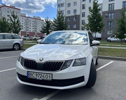 Белый Шкода Октавия, объемом двигателя 1.6 л и пробегом 340 тыс. км за 13500 $, фото 1 на Automoto.ua