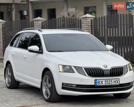 Білий Шкода Октавія, об'ємом двигуна 1.8 л та пробігом 216 тис. км за 14190 $, фото 1 на Automoto.ua
