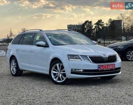 Белый Шкода Октавия, объемом двигателя 1.6 л и пробегом 259 тыс. км за 13999 $, фото 1 на Automoto.ua
