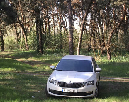 Білий Шкода Октавія, об'ємом двигуна 1.6 л та пробігом 143 тис. км за 15600 $, фото 1 на Automoto.ua