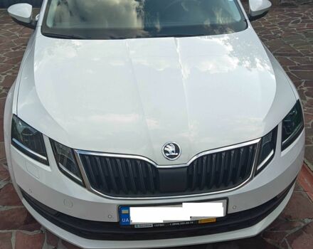 Білий Шкода Октавія, об'ємом двигуна 1.6 л та пробігом 205 тис. км за 13700 $, фото 1 на Automoto.ua