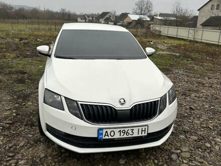Білий Шкода Октавія, об'ємом двигуна 1.6 л та пробігом 280 тис. км за 9999 $, фото 1 на Automoto.ua
