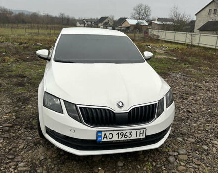 Білий Шкода Октавія, об'ємом двигуна 1.6 л та пробігом 280 тис. км за 9999 $, фото 1 на Automoto.ua