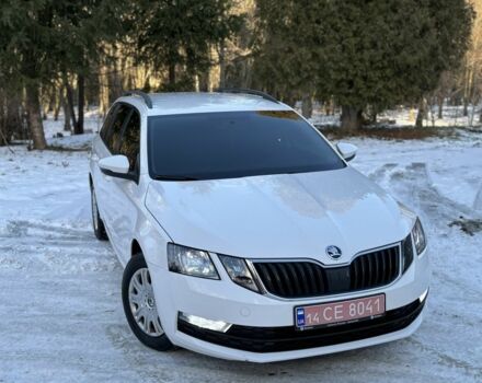 Белый Шкода Октавия, объемом двигателя 1.6 л и пробегом 290 тыс. км за 10799 $, фото 1 на Automoto.ua