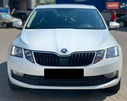 Белый Шкода Октавия, объемом двигателя 1.97 л и пробегом 345 тыс. км за 13500 $, фото 1 на Automoto.ua