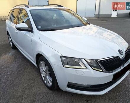 Белый Шкода Октавия, объемом двигателя 1.6 л и пробегом 280 тыс. км за 12500 $, фото 1 на Automoto.ua