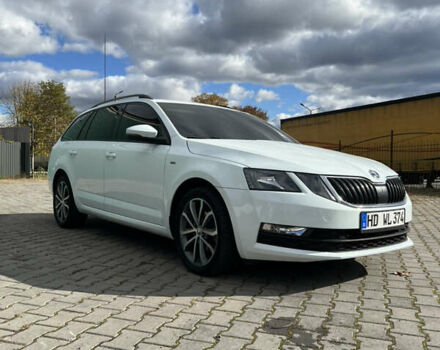 Білий Шкода Октавія, об'ємом двигуна 1.6 л та пробігом 195 тис. км за 14800 $, фото 1 на Automoto.ua