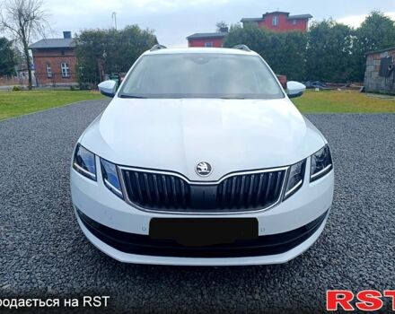 Білий Шкода Октавія, об'ємом двигуна 2 л та пробігом 179 тис. км за 10200 $, фото 1 на Automoto.ua