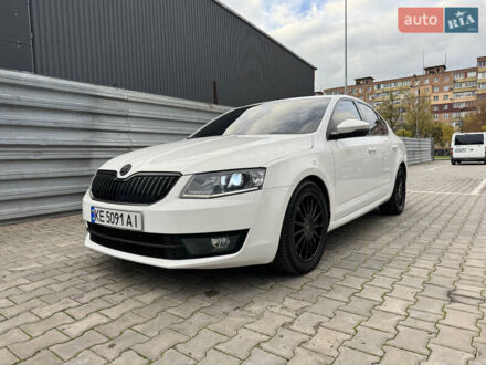 Шкода Октавия 2017 в Кривом Роге на Automoto.ua Белый Шкода Октавия, объемом двигателя 1.8 л и пробегом 130 тыс. км за 13000 $, фото 1 на Automoto.ua