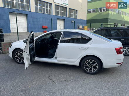 Белый Шкода Октавия, объемом двигателя 1.4 л и пробегом 120 тыс. км за 13700 $, фото 1 на Automoto.ua