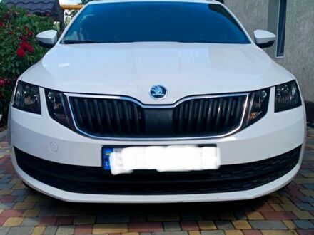 Белый Шкода Октавия, объемом двигателя 1.6 л и пробегом 23500 тыс. км за 12500 $, фото 1 на Automoto.ua