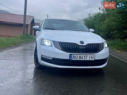Белый Шкода Октавия, объемом двигателя 1.97 л и пробегом 310 тыс. км за 11800 $, фото 1 на Automoto.ua
