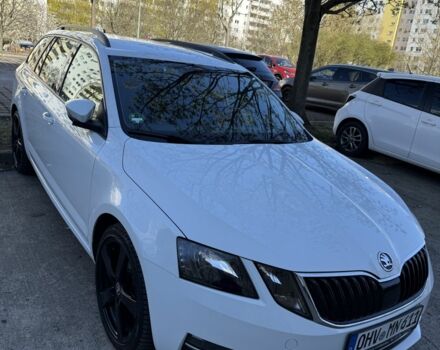 Белый Шкода Октавия, объемом двигателя 2 л и пробегом 250 тыс. км за 9914 $, фото 1 на Automoto.ua